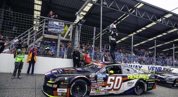 Visit Hezemans scores third career win in a breathtaking battle at Venray page