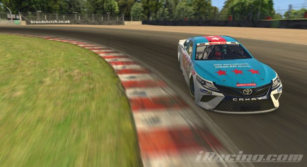 Visit Smidl grabs second win, Hezemans takes over championship lead page