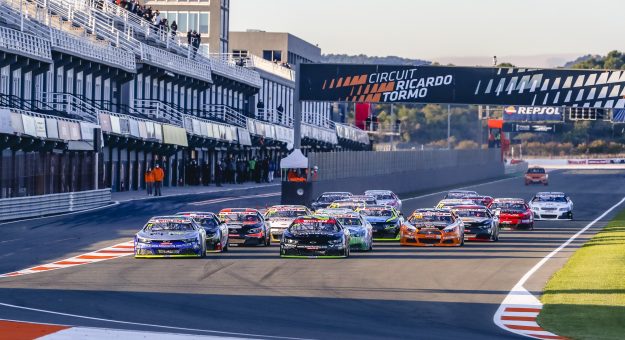 Visit Alon Day breaks the all-time win record and expands his championship lead page