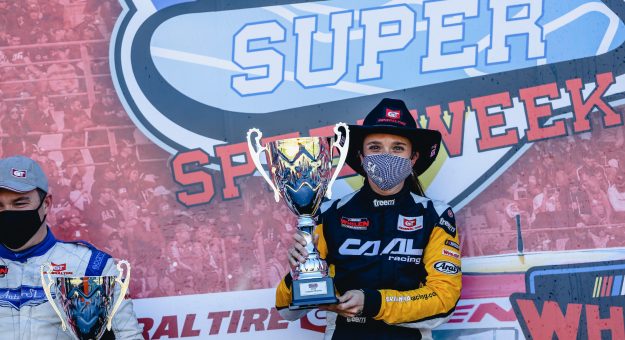Visit Arianna Casoli torna con il team CAAL Racing per la sesta stagione EuroNASCAR consecutiva page