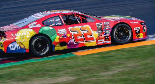 Visit DF1 Racing en route pour le titre 2022 avec la Camaro #22 et Nicolò Rocca page