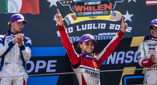 Visit Liam Hezemans surmonte une pénalité de 10 secondes et remporte la course page