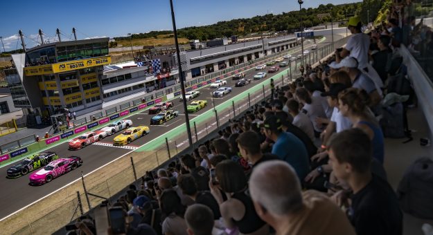 Visit Le drapeau Italien flotte au dessus de Vallelunga: Gianmarco Ercoli contre-attaque page