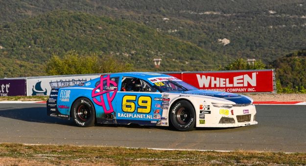 Visit Il migliore tra i gentleman driver: Melvin de Groot si aggiudica il titolo del Legend Trophy page
