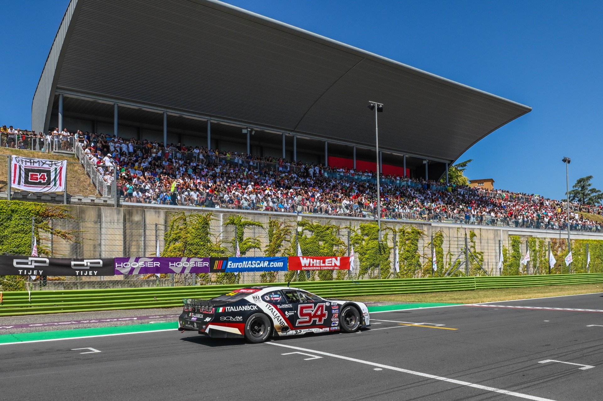 Paul Jouffreau grabs maiden NASCAR win in Italy - NASCAR Euro Series