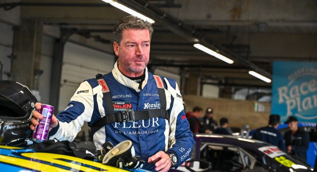Visit Melvin de Groot defends the Legend Trophy title in an epic battle with Claudio Cappelli page