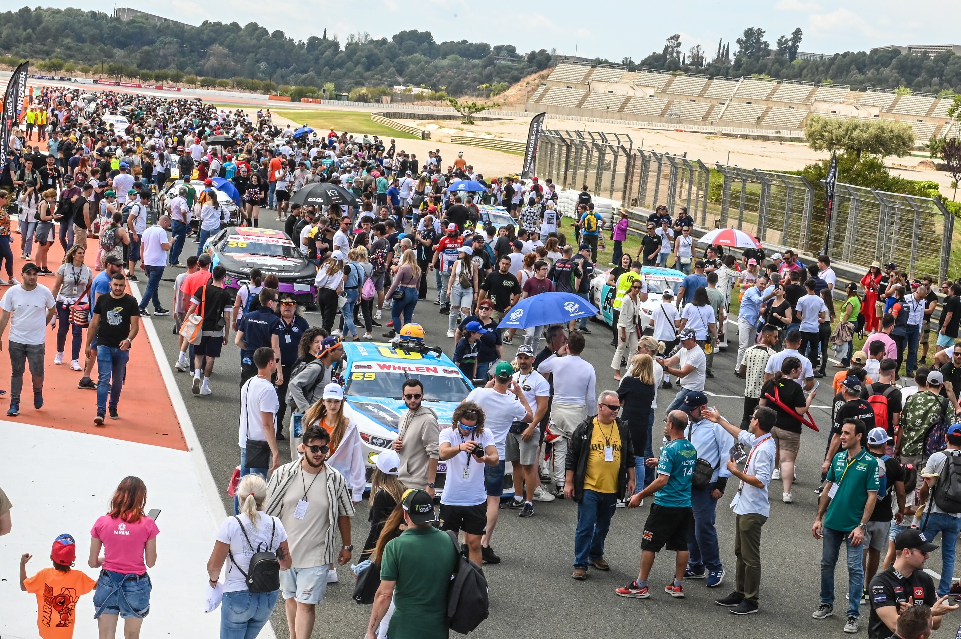 Bart Dehaese Fans Pre Race Valencia 2023