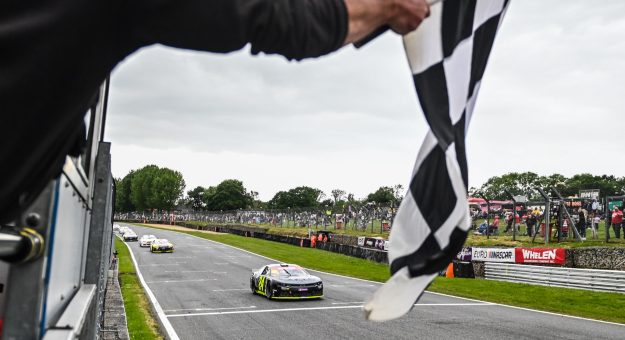 Visit One step to become a king: Vittorio Ghirelli unchallenged in an eventful EuroNASCAR PRO race page