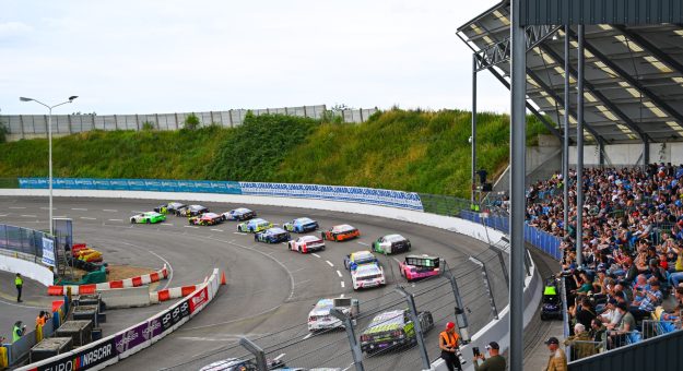 Visit Hezemans family’s happy hunting ground: Liam dominates the NASCAR Oval GP at Venray page