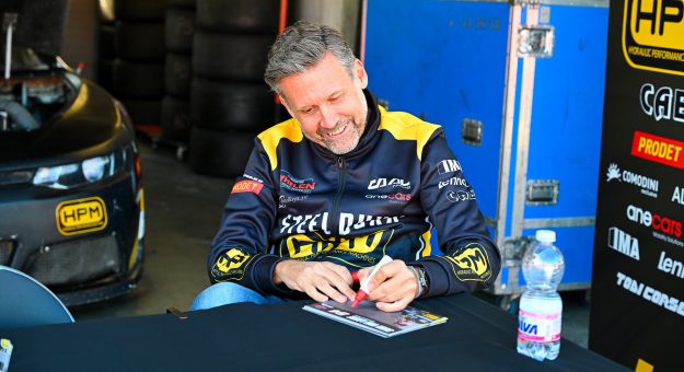 Visit Sven van Laere announces retirement from racing due to health reasons page