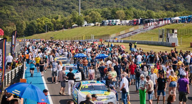 Visit Team Bleekemolen living the EuroNASCAR spirit: Never give up and work hard to become stronger page