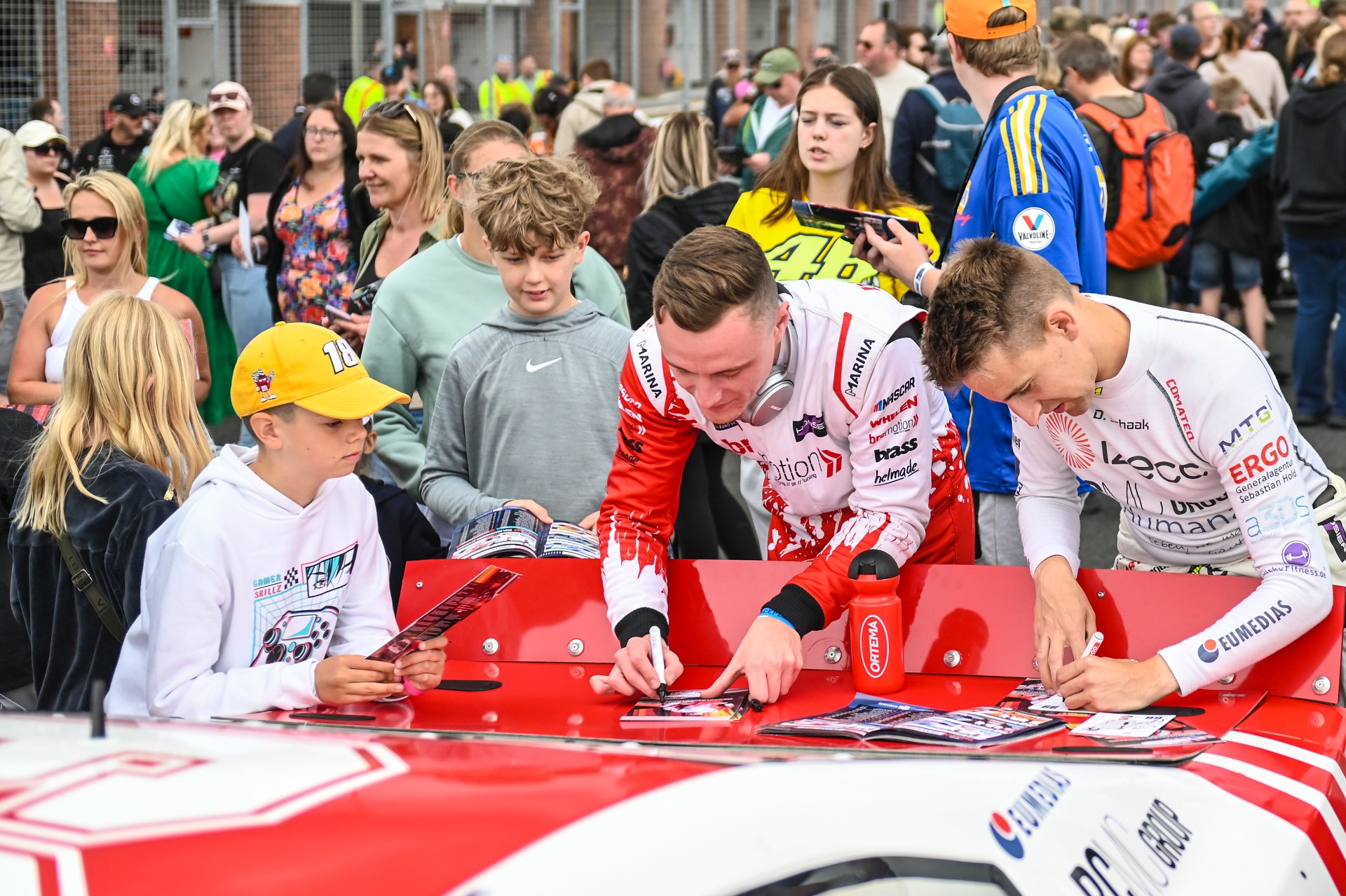 Bart Dehaese Dauenhauer Schaak Fan Sign Brands Hatch 2024