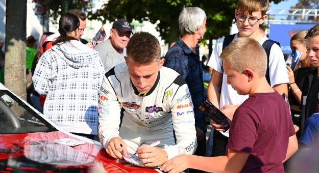 Visit Dominique Schaak: a professional racing driver and caring father page