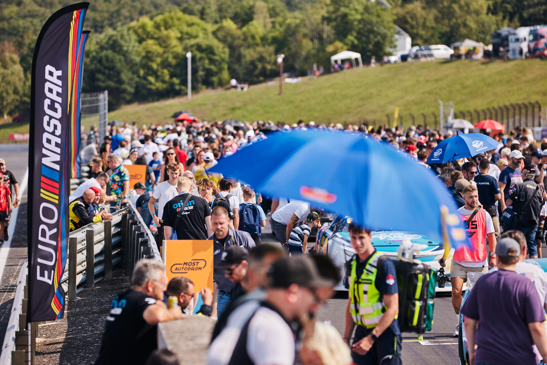 Julien Ramos Pre Race Crowds Most 2024