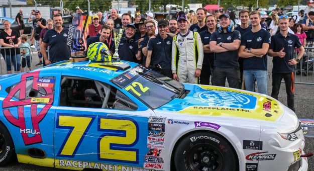 Visit Only 13 points between the top-3 drivers: Master Trophy will go down to the wire page