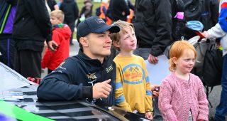 Nina Weinbrenner Jens Beeusaert Fans Brands Hatch 2026