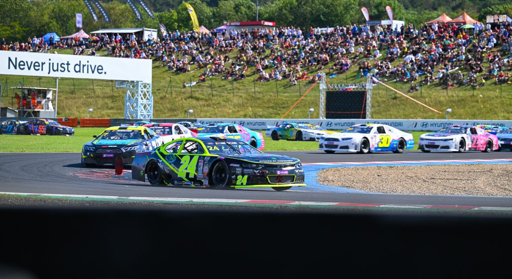 Vittorio Ghirelli and Thomas Toffel Lead the Standings After a Wild Regular Season Finale at Autodrom Most