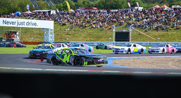 Vittorio Ghirelli and Thomas Toffel Lead the Standings After a Wild Regular Season Finale at Autodrom Most