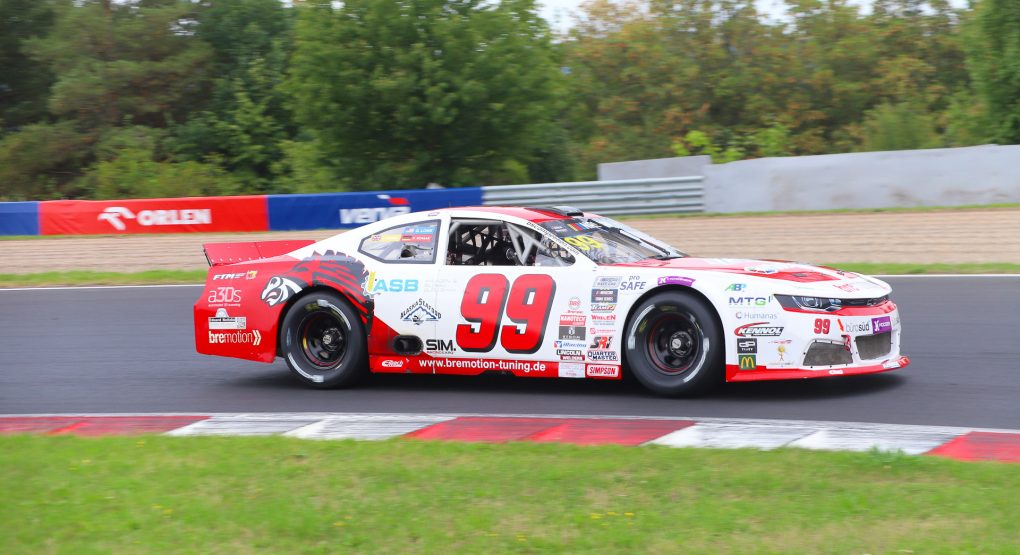 USA Dominates in Europe: Garret Lowe and Logan Bearden On Top of the 2026 V8GP Trophy Classes
