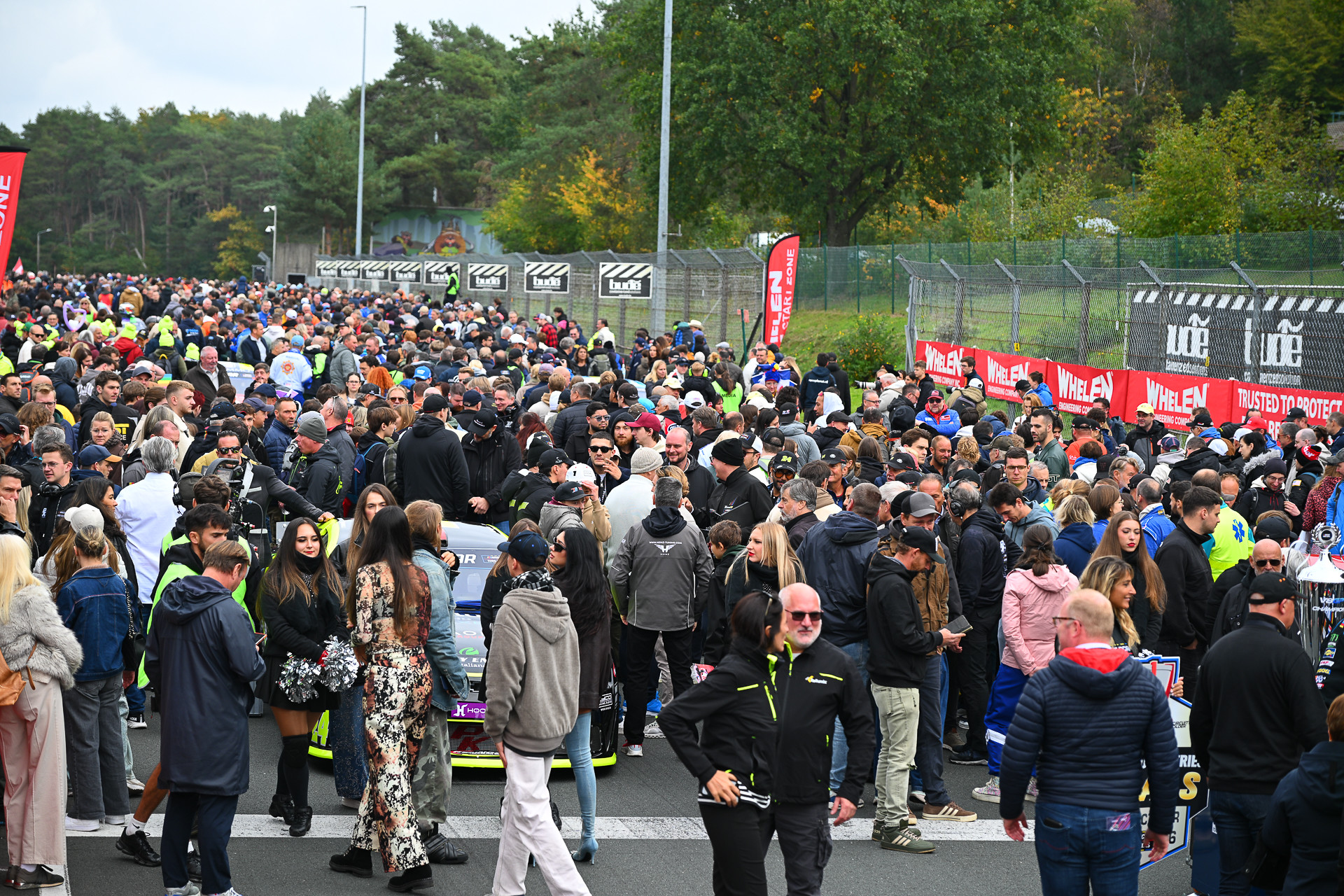 Nascar Structure 15,000 Fans Celebrate Pure Racing in the 2026 NASCAR Euro Series Finals ...